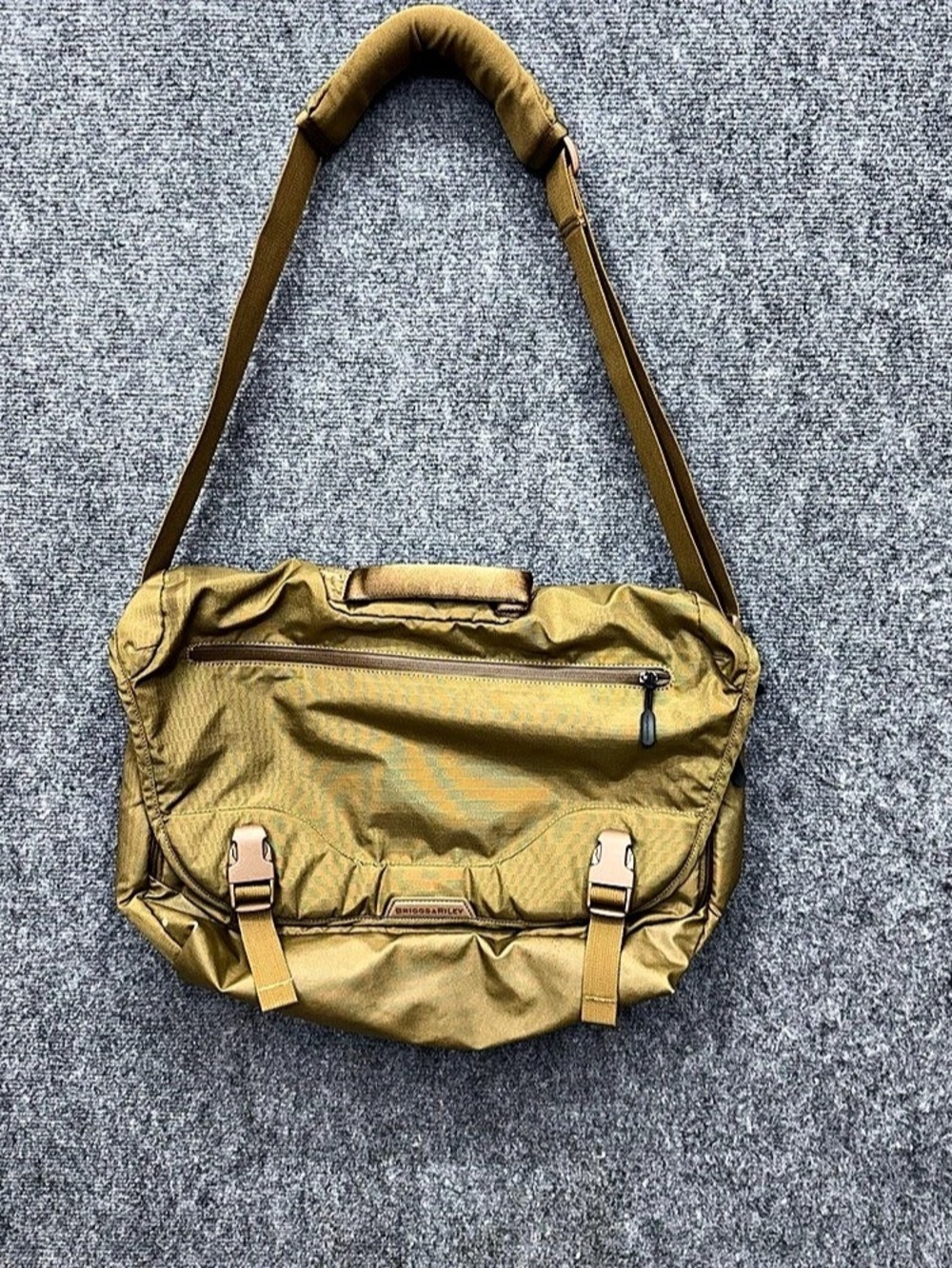 Briggs and Riley Excursion Messenger Bag convertible messenger travel BM102-27
